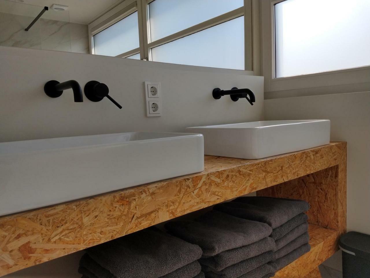 Vikinghuis Bed By The Sea Westkapelle Exterior photo